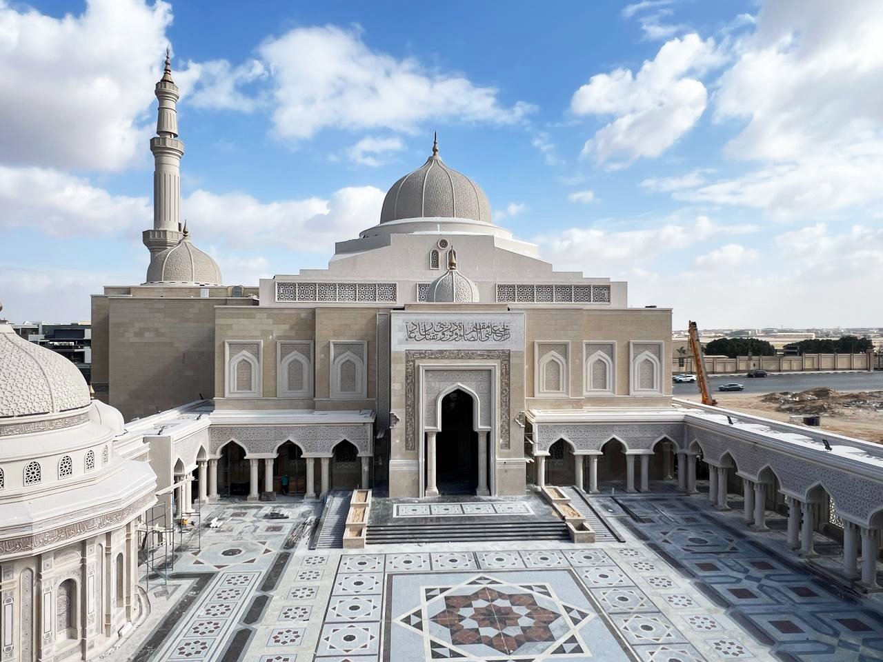 داخل المسجد